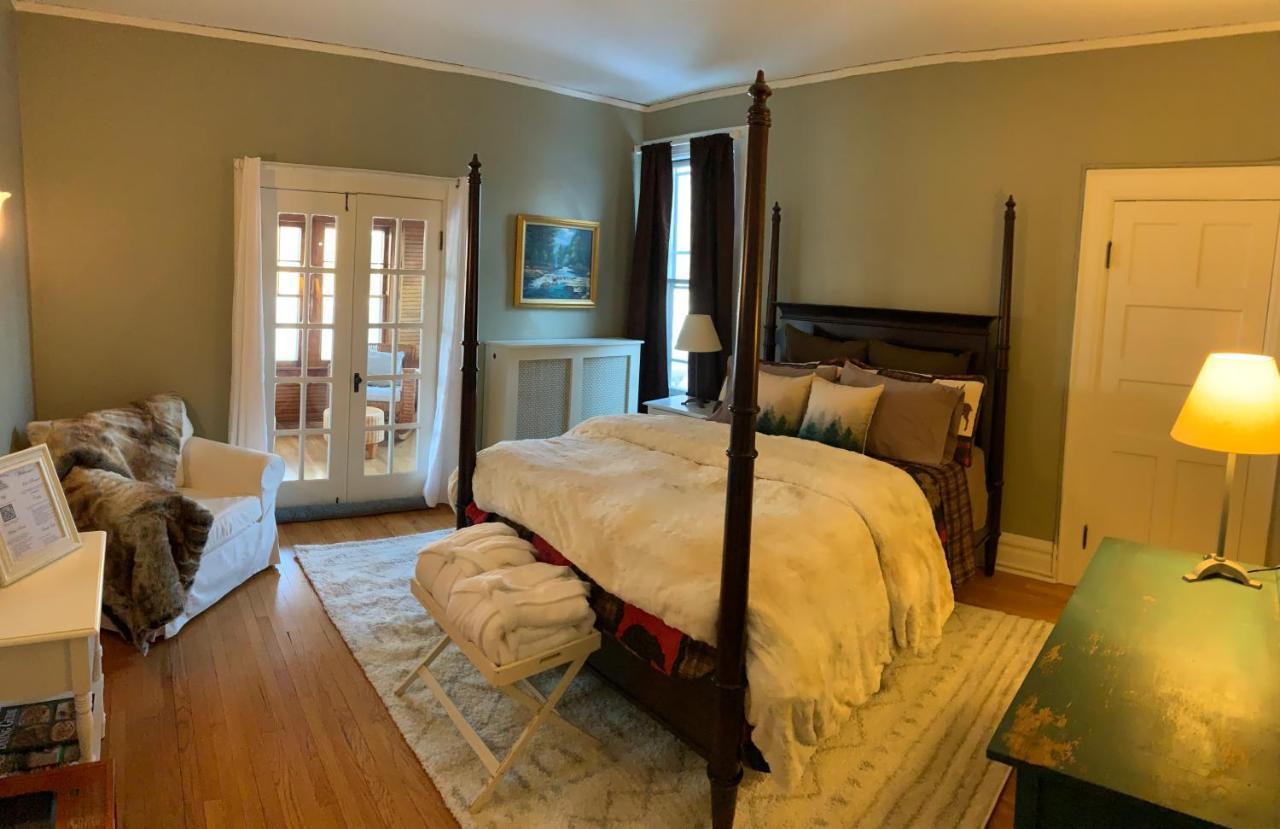 Franklin Manor Bed And Breakfast ซาราแนคเลก ภายนอก รูปภาพ