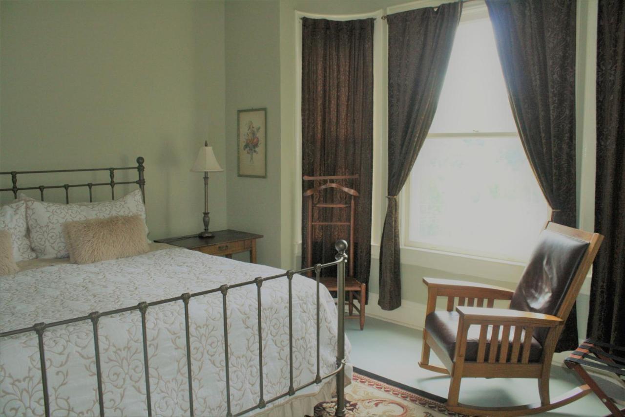 Franklin Manor Bed And Breakfast ซาราแนคเลก ภายนอก รูปภาพ