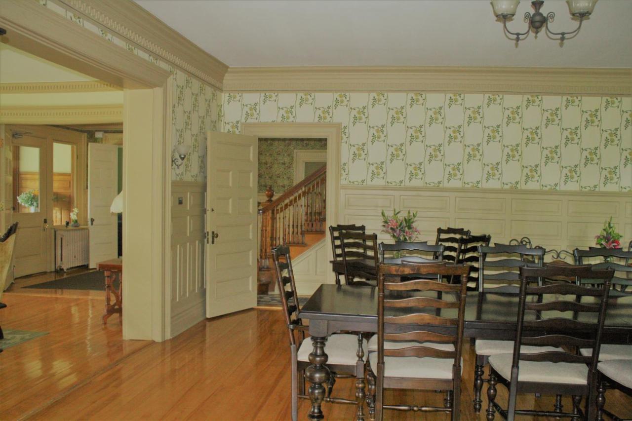 Franklin Manor Bed And Breakfast ซาราแนคเลก ภายนอก รูปภาพ