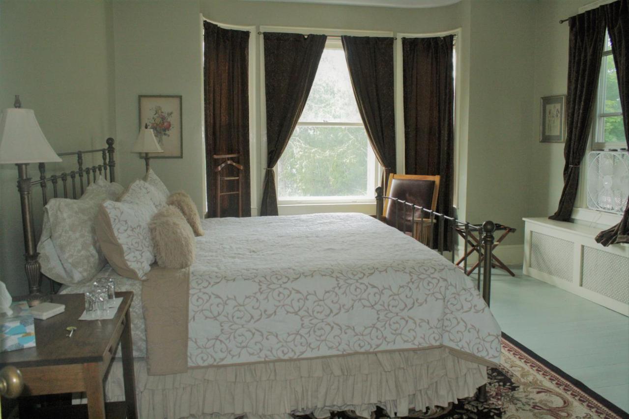 Franklin Manor Bed And Breakfast ซาราแนคเลก ภายนอก รูปภาพ